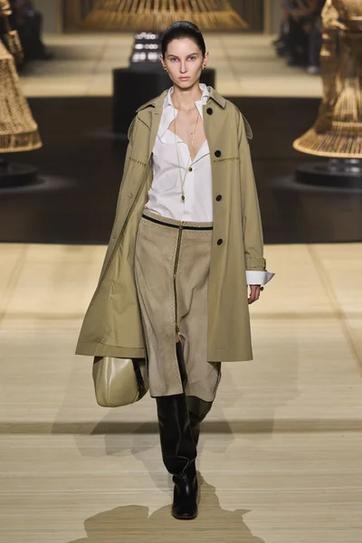 Look 9